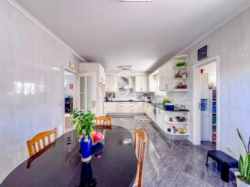 Moradia T4 para Venda em Amarante (São Gonçalo), Madalena, Cepelos e Gatão