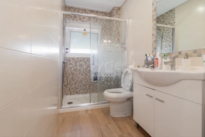 Apartamento T2 para Venda em Baixa da Banheira e Vale da Amoreira