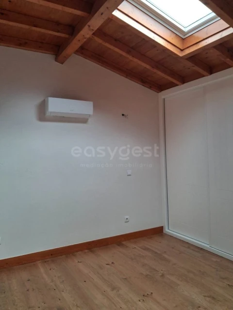 Moradia T1 para Venda em São Bartolomeu dos Galegos e Moledo