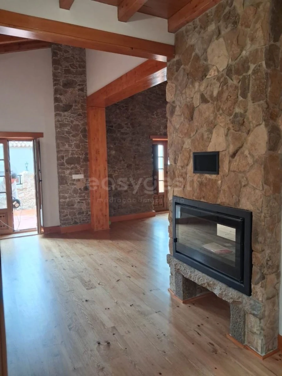 Moradia T1 para Venda em São Bartolomeu dos Galegos e Moledo Foto 3