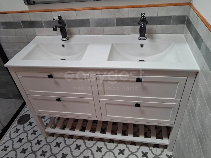 Moradia T1 para Venda em São Bartolomeu dos Galegos e Moledo Foto 16