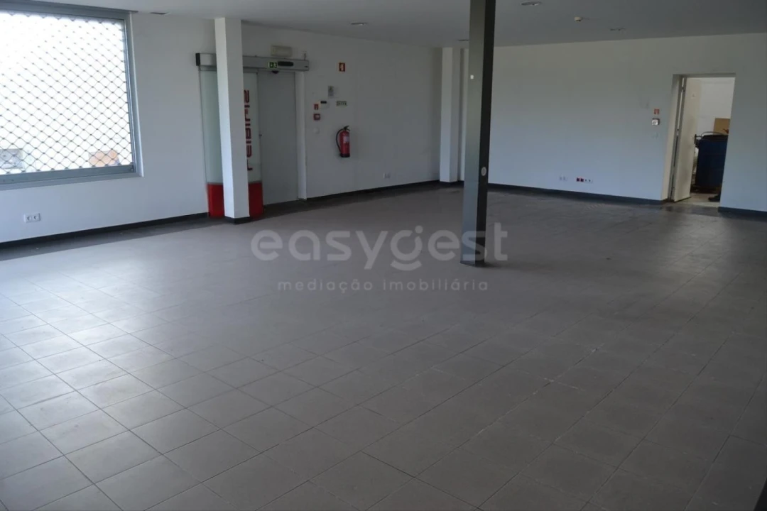 Armazém para Arrendamento em Marrazes e Barosa Foto 2