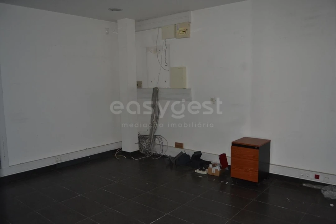 Armazém para Arrendamento em Marrazes e Barosa Foto 8