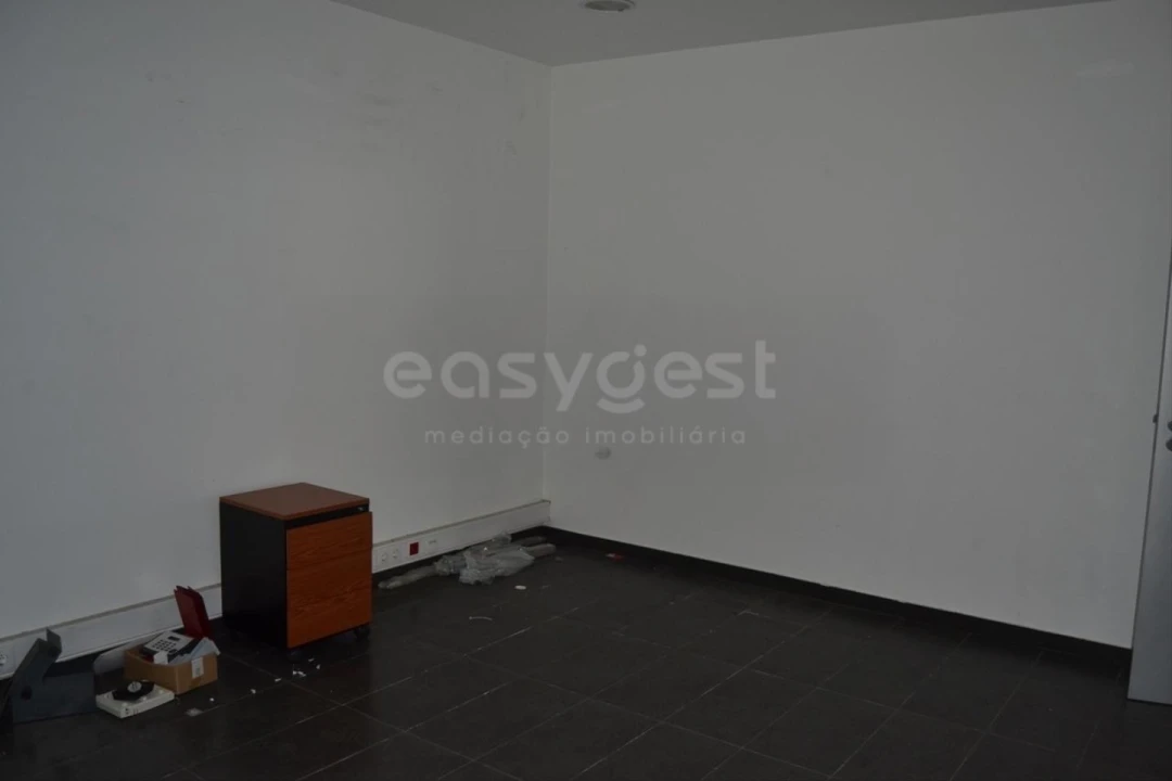 Armazém para Arrendamento em Marrazes e Barosa Foto 9