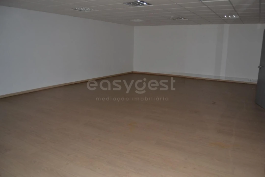 Armazém para Arrendamento em Marrazes e Barosa Foto 27