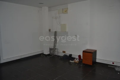 Armazém para Arrendamento em Marrazes e Barosa