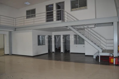 Armazém para Arrendamento em Marrazes e Barosa