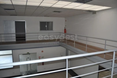 Armazém para Arrendamento em Marrazes e Barosa