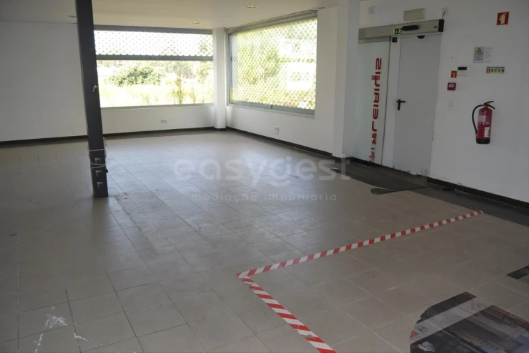 Armazém para Arrendamento em Marrazes e Barosa Foto 3