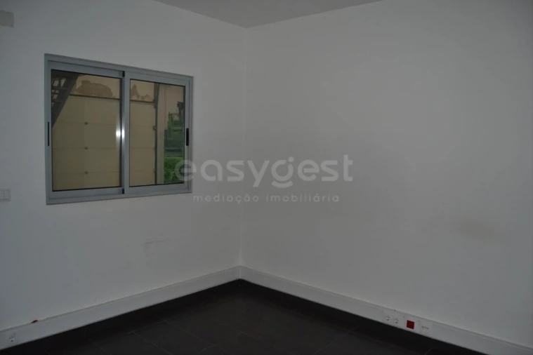 Armazém para Arrendamento em Marrazes e Barosa Foto 6