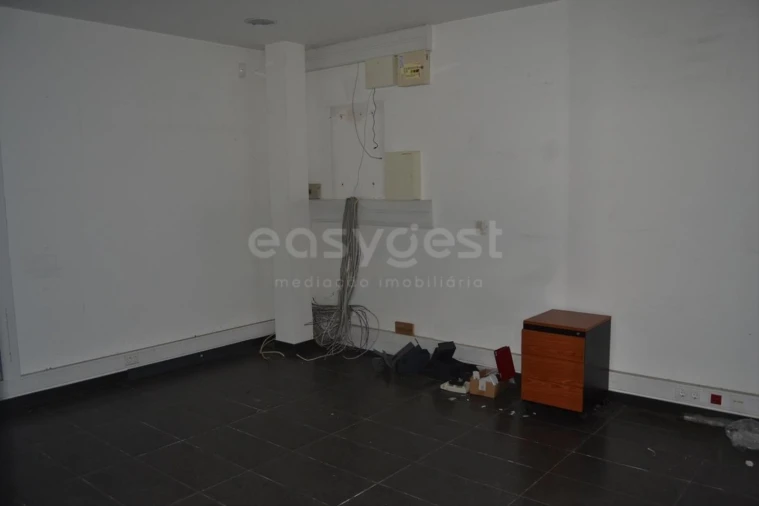 Armazém para Arrendamento em Marrazes e Barosa Foto 8