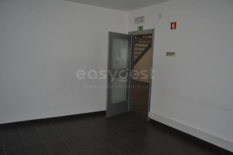 Armazém para Arrendamento em Marrazes e Barosa Foto 10