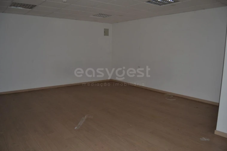 Armazém para Arrendamento em Marrazes e Barosa Foto 18