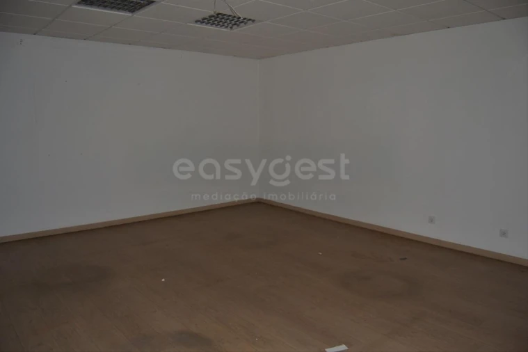 Armazém para Arrendamento em Marrazes e Barosa Foto 21