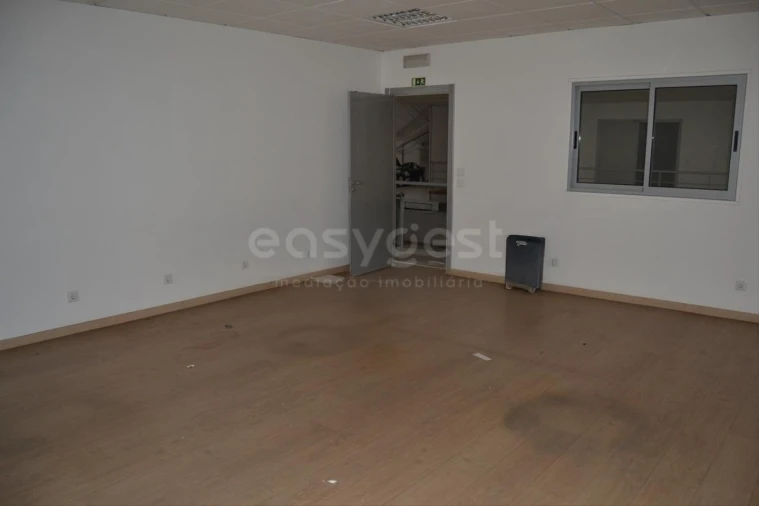 Armazém para Arrendamento em Marrazes e Barosa Foto 22