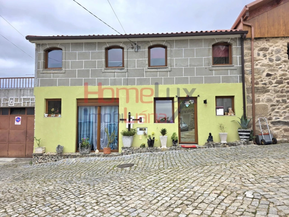 Moradia T4 para Venda em Tarouca e Dálvares Foto 1