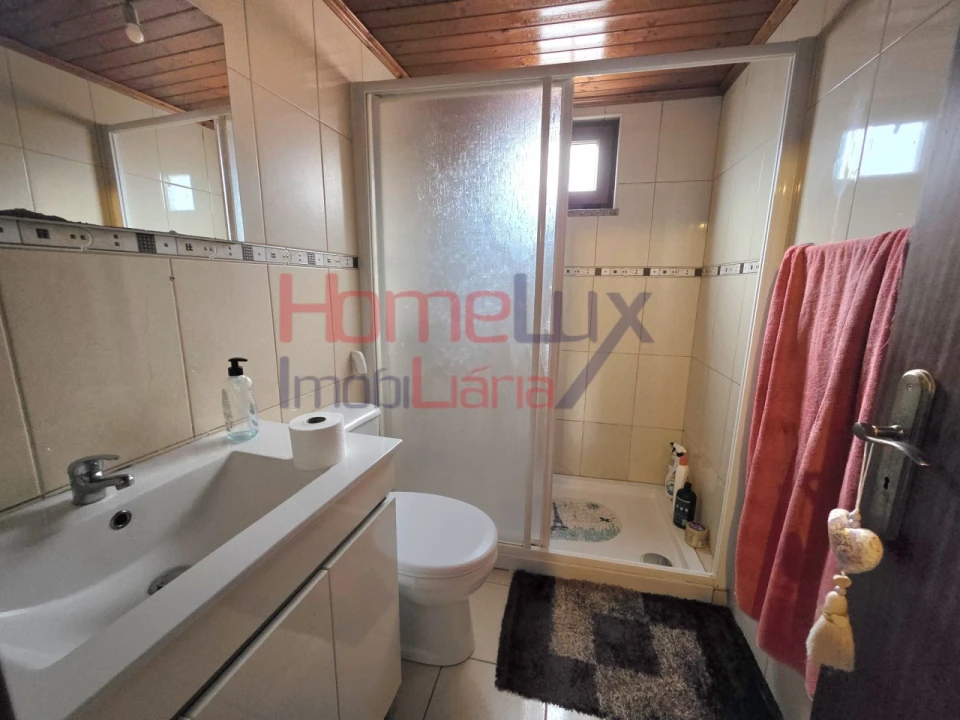 Moradia T4 para Venda em Tarouca e Dálvares Foto 21