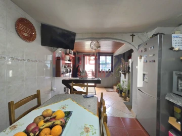 Moradia T4 para Venda em Tarouca e Dálvares