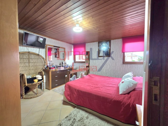 Moradia T4 para Venda em Tarouca e Dálvares Foto 9