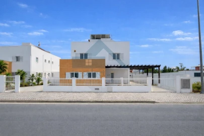 Moradia T5 para Venda em Moncarapacho e Fuseta