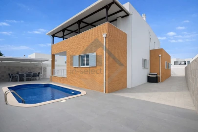 Moradia T5 para Venda em Moncarapacho e Fuseta