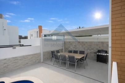 Moradia T5 para Venda em Moncarapacho e Fuseta