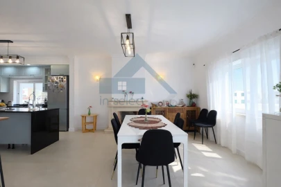 Moradia T5 para Venda em Moncarapacho e Fuseta