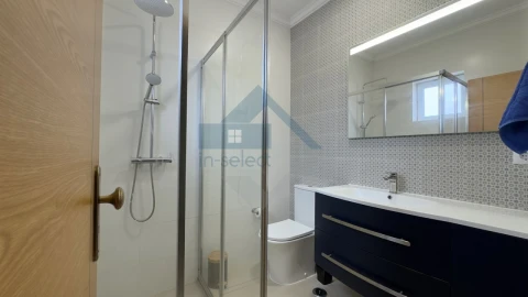 Moradia T5 para Venda em Moncarapacho e Fuseta