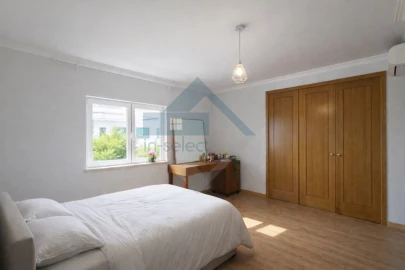 Moradia T5 para Venda em Moncarapacho e Fuseta