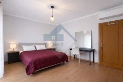 Moradia T5 para Venda em Moncarapacho e Fuseta