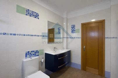 Moradia T5 para Venda em Moncarapacho e Fuseta