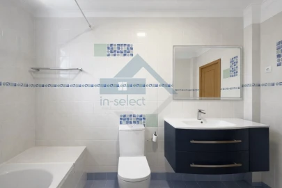 Moradia T5 para Venda em Moncarapacho e Fuseta