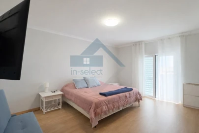 Moradia T5 para Venda em Moncarapacho e Fuseta