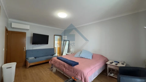 Moradia T5 para Venda em Moncarapacho e Fuseta