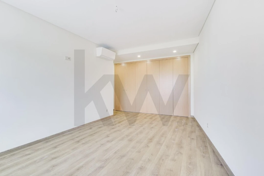 Apartamento T3 para Venda em São Domingos de Benfica Foto 4