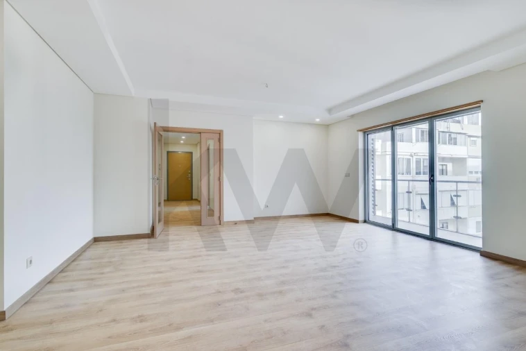 Apartamento T3 para Venda em São Domingos de Benfica Foto 25