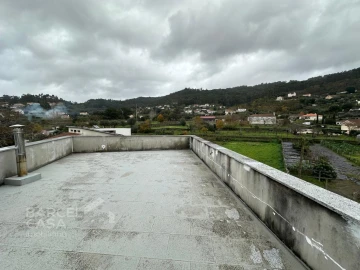 Moradia T3 para Venda em Subportela, Deocriste e Portela Susã