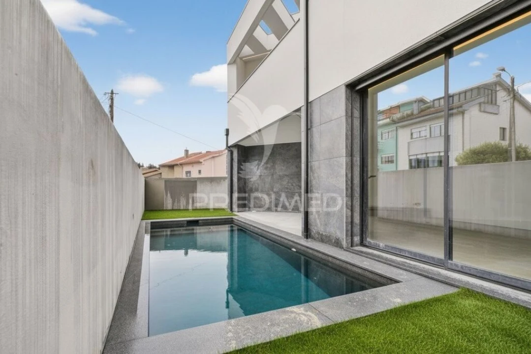 Moradia T5 para Venda em Madalena Foto 9