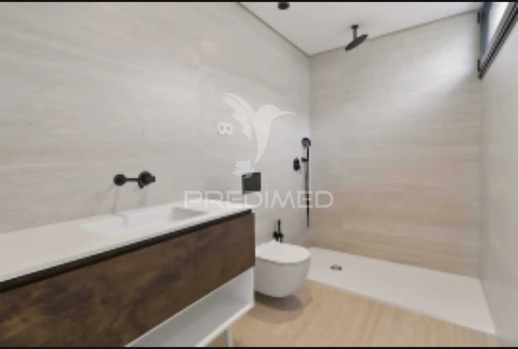 Moradia T5 para Venda em Madalena Foto 13