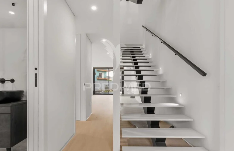 Moradia T5 para Venda em Madalena Foto 6