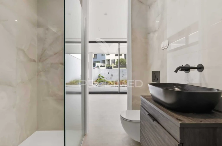 Moradia T5 para Venda em Madalena Foto 8