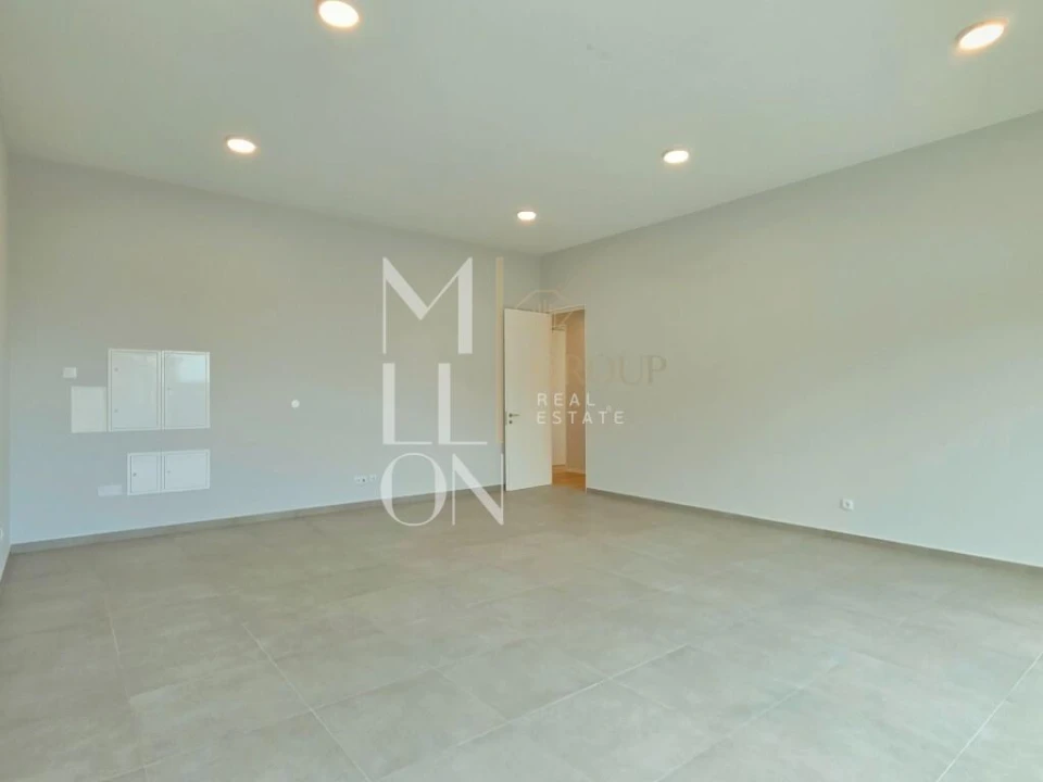 Moradia T4 para Venda em Estreito da Calheta Foto 36