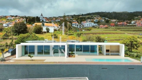 Moradia T4 para Venda em Estreito da Calheta