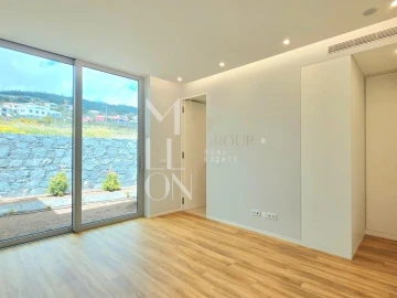 Moradia T4 para Venda em Estreito da Calheta