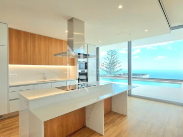 Moradia T4 para Venda em Estreito da Calheta