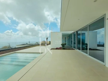 Moradia T4 para Venda em Estreito da Calheta