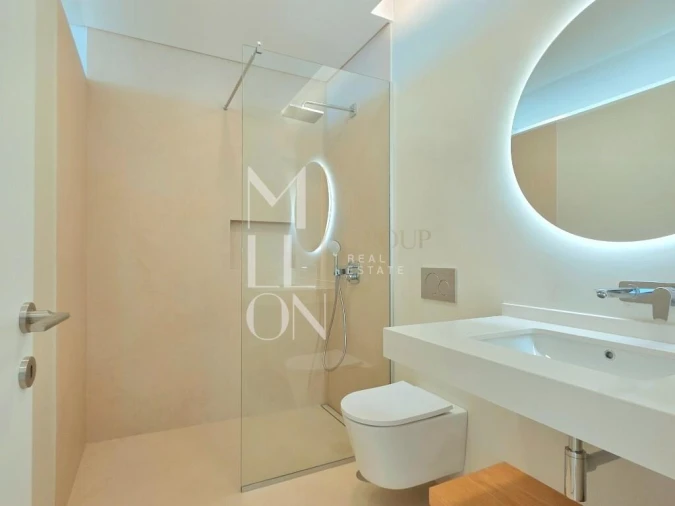 Moradia T4 para Venda em Estreito da Calheta Foto 31