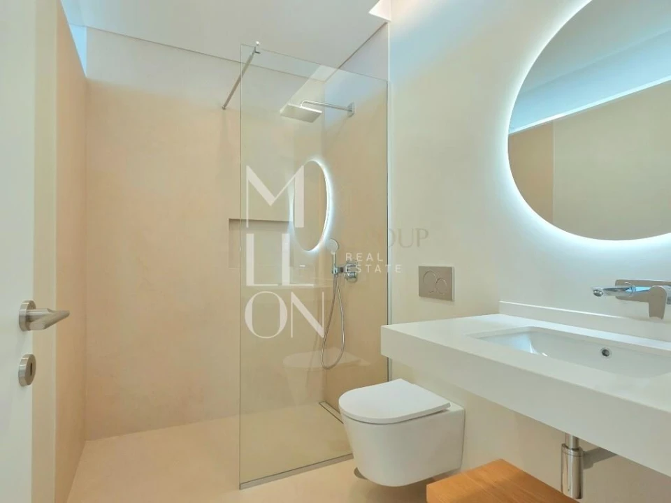 Moradia T4 para Venda em Estreito da Calheta Foto 31