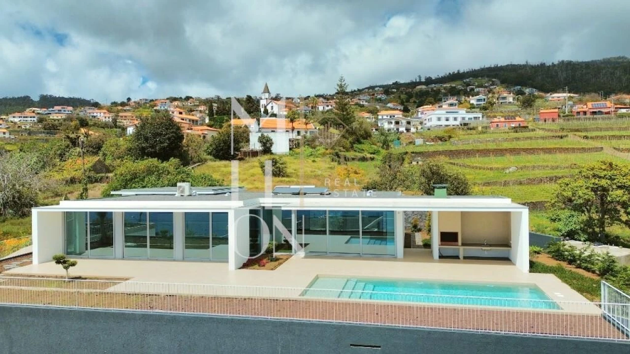 Moradia T4 para Venda em Estreito da Calheta Foto 52