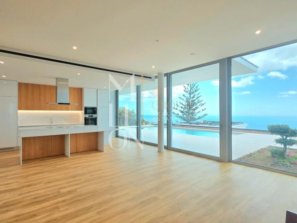 Moradia T4 para Venda em Estreito da Calheta Foto 11